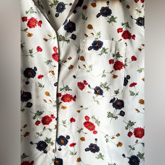 Adorable flower print TShirt Buttondown Blouse - Picture 2 of 6